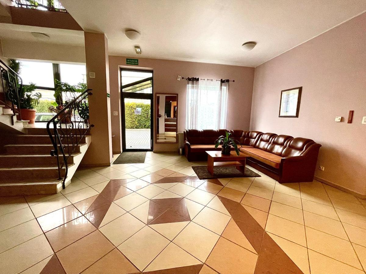 Hotel Dowhan Nowe Extérieur photo